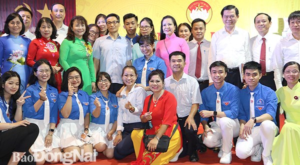 Phó Thủ tướng Vũ Đức Đam dự Ngày hội đại đoàn kết với bà con thành phố Biên Hòa, tỉnh Đồng Nai