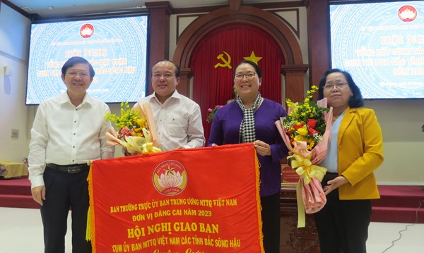Phó Chủ tịch Nguyễn Hữu Dũng chủ trì Hội nghị Tổng kết hoạt động Cụm thi đua các tỉnh Bắc Sông Hậu năm 2022 