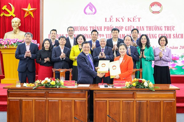 Ký kết Chương trình phối hợp giữa Ban Thường trực UBTƯ MTTQ Việt Nam và Ngân hàng Chính sách xã hội