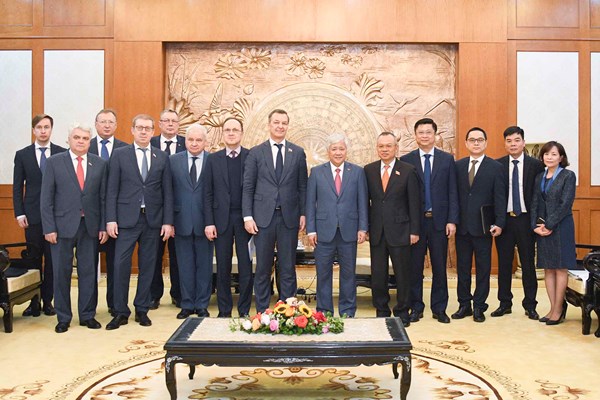 Chủ tịch Ủy ban Trung ương MTTQ Việt Nam Đỗ Văn Chiến tiếp Phó Chủ tịch thứ nhất Hội đồng Liên bang Nga