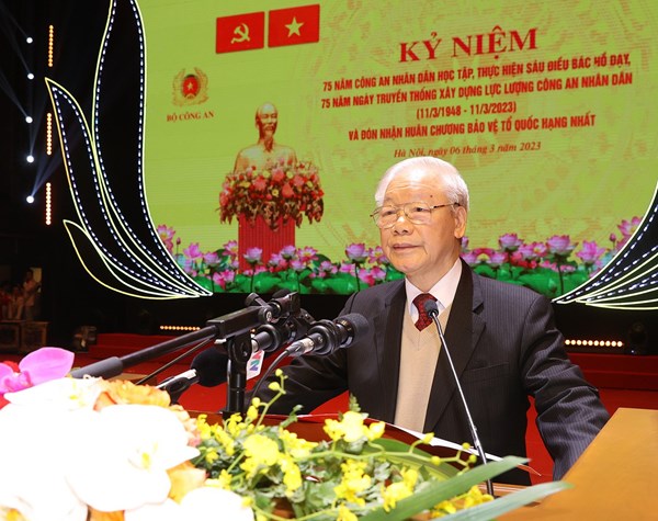 Tổng Bí thư Nguyễn Phú Trọng dự Lễ kỷ niệm 75 năm Công an nhân dân học tập, thực hiện Sáu điều Bác Hồ dạy