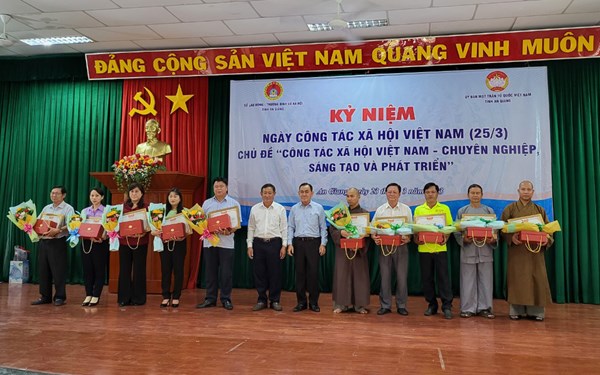An Giang: Tôn vinh, biểu dương những tập thể, cá nhân đóng góp tích cực cho an sinh xã hội nhân kỷ niệm Ngày công tác xã hội Việt Nam
