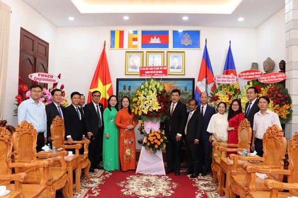 Thành phố Hồ Chí Minh: Thăm, chúc mừng cơ quan Tổng lãnh sự quán các nước Campuchia, Lào, Thái Lan nhân dịp Tết cổ truyền