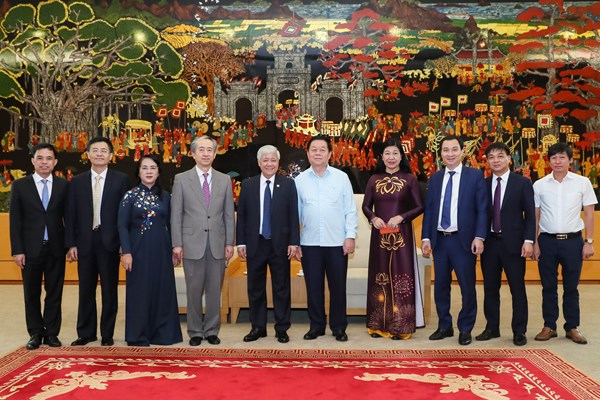 Chủ tịch Đỗ Văn Chiến lên đường thăm hữu nghị chính thức nước Cộng hòa nhân dân Trung Hoa