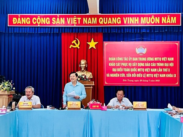 Phó Chủ tịch Nguyễn Hữu Dũng khảo sát việc thực hiện Nghị quyết đối với MTTQ huyện Đức Trọng (Lâm Đồng)