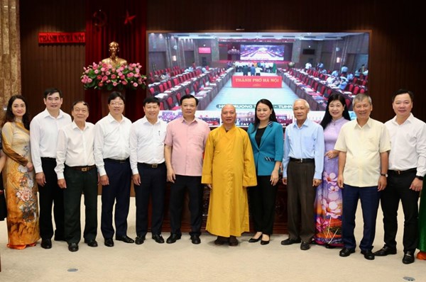Phó Chủ tịch - Tổng Thư ký Nguyễn Thị Thu Hà dự Hội nghị đối thoại giữa Lãnh đạo thành phố Hà Nội với 6.500 đại biểu MTTQ các cấp thành phố