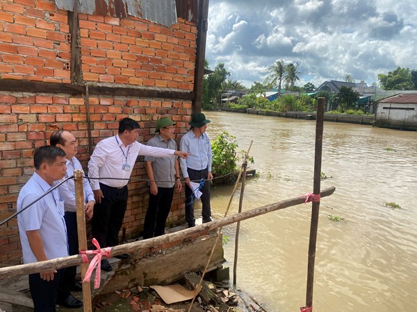 Phó Chủ tịch Hoàng Công Thuỷ kiểm tra công tác phòng chống thiên tai tại Hậu Giang