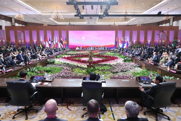 Thủ tướng dự Hội nghị Cấp cao Đông Á: Đề xuất 3 nhóm giải pháp trọng tâm