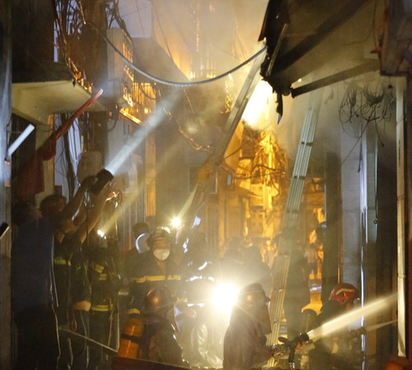 Thủ tướng chỉ đạo tập trung khắc phục hậu quả vụ cháy ở phố Khương Hạ (Hà Nội)