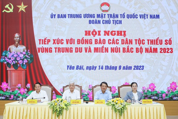 Đoàn Chủ tịch Uỷ ban Trung ương MTTQ Việt Nam lắng nghe tâm tư, nguyện vọng của đồng bào các dân tộc thiểu số vùng Trung du và miền núi Bắc Bộ