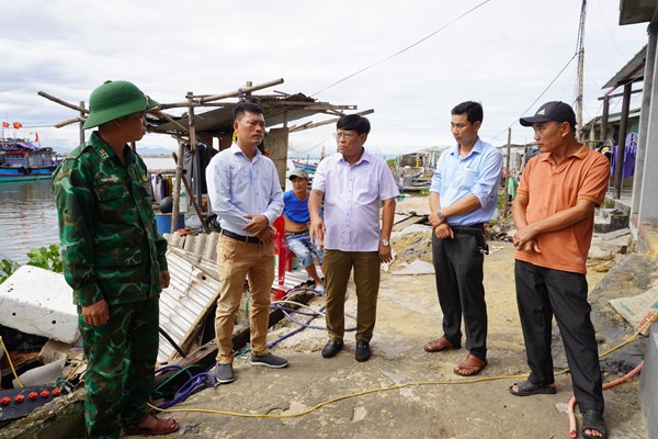 Thừa Thiên Huế: Chủ tịch Uỷ ban MTTQ tỉnh chỉ đạo khẩn trương hỗ trợ các hộ dân bị thiệt hại do giông lốc xảy ra