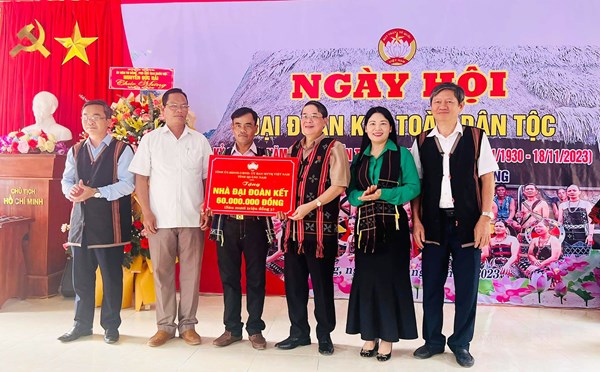 Phó Chủ tịch Quốc hội Nguyễn Đức Hải dự Ngày hội Đại đoàn kết toàn dân tộc tại tỉnh Quảng Nam