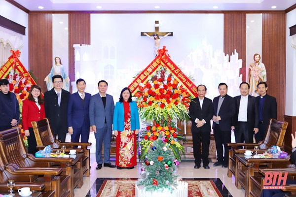 Trưởng ban Dân vận Trung ương chúc mừng Giáng sinh tại Giáo phận Thanh Hoá
