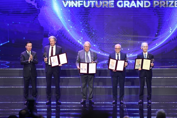 VinFuture 2023 vinh danh 4 phát minh đột phá, chung sức xây dựng tương lai bền vững