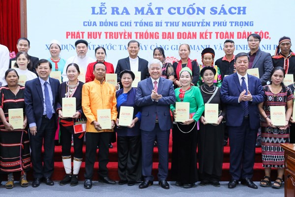Một số giải pháp phát huy vai trò của MTTQ Việt Nam trong xây dựng khối đại đoàn kết toàn dân tộc trong tình hình mới