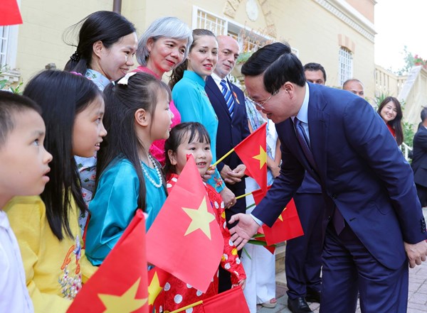 Phát huy hiệu quả nguồn lực người Việt Nam ở nước ngoài nhằm thực hiện các mục tiêu phát triển đất nước đến năm 2030 theo Nghị quyết Đại hội XIII của Đảng