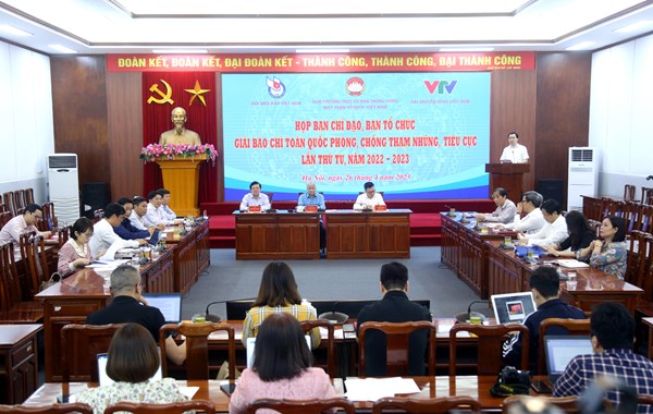 Vai trò của Mặt trận Tổ quốc Việt Nam và các tổ chức chính trị - xã hội trong bảo vệ nền tảng tư tưởng của Đảng, đấu tranh, phản bác các quan điểm sai trái, thù địch trên không gian mạng