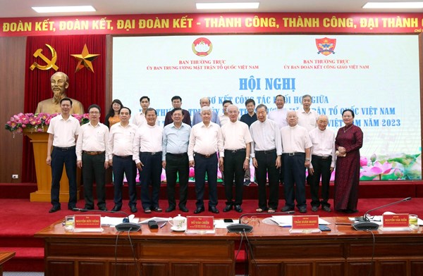 Phối hợp vận động đồng bào công giáo sống “tốt đời, đẹp đạo”, xây dựng đất nước Việt Nam phồn vinh, hạnh phúc