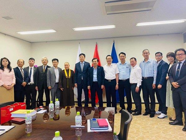 Phó Chủ tịch Nguyễn Hữu Dũng gặp gỡ các hội đoàn người Việt tại Nhật Bản
