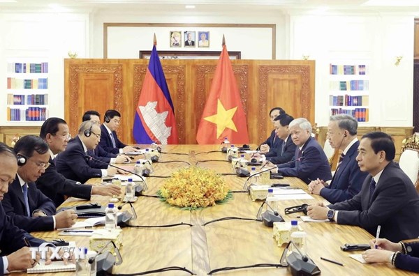 Chủ tịch nước Tô Lâm hội đàm cùng Chủ tịch Đảng CPP, Chủ tịch Thượng viện Hun Sen