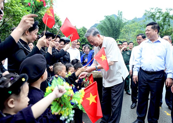 Vai trò trung tâm của nhân dân trong sự nghiệp cách mạng của Đảng và dân tộc - Những bài học lịch sử và các giá trị cần tiếp tục vận dụng sáng tạo trong giai đoạn phát triển mới của đất nước