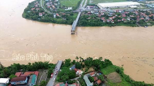 Thủ tướng chỉ đạo tập trung khắc phục sự cố sập cầu Phong Châu, ứng phó, khắc phục hậu quả mưa lũ, sạt lở