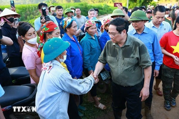 'Khẩn trương khắc phục hậu quả bão lũ, nhanh chóng ổn định đời sống nhân dân'