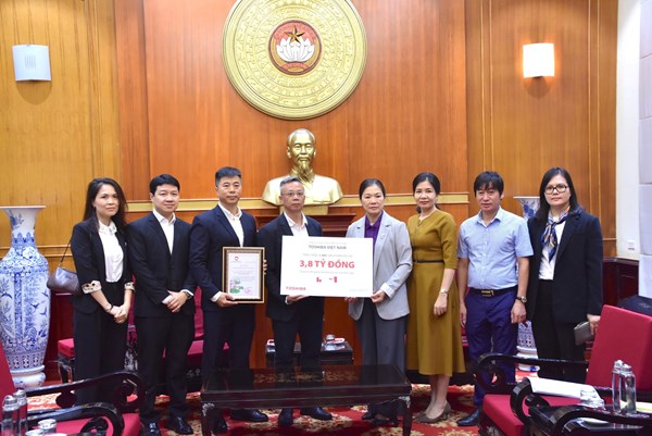 Tính đến 17h00 ngày 23/9/2024: Tài khoản của Ban Vận động cứu trợ Trung ương đã tiếp nhận tổng số tiền là 1.714 tỷ đồng 