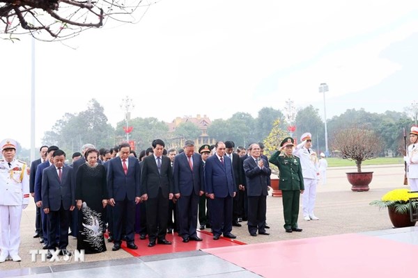 Lãnh đạo Đảng, Nhà nước vào Lăng viếng Chủ tịch Hồ Chí Minh nhân dịp Tết Nguyên đán