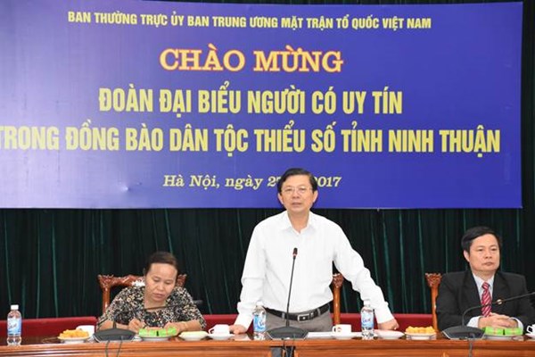 Khẳng định vai trò của người có uy tín trong cộng đồng