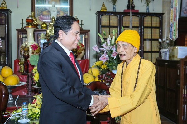 Chủ tịch Trần Thanh Mẫn chúc tết Đại lão Hòa thượng Thích Phổ Tuệ 