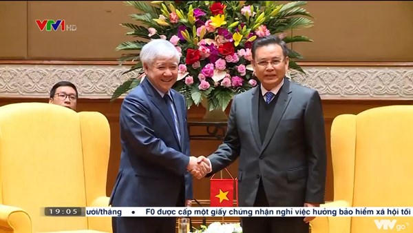Chủ tịch UBTƯ MTTQ Việt Nam Đỗ Văn Chiến hội kiến với Chủ tịch Quốc hội Lào Saysomphone Phomvihane