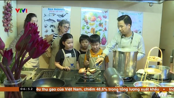 Alo Chào buổi sáng - VTV1 - 21/08/2022 - Lớp dạy nấu ăn miễn phí cho trẻ em