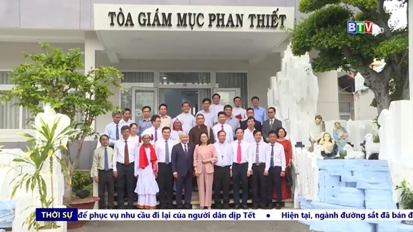 Chủ tịch Ủy ban Trung ương MTTQ Việt Nam Đỗ Văn Chiến thăm, chúc mừng Giáng sinh tại Bình Thuận