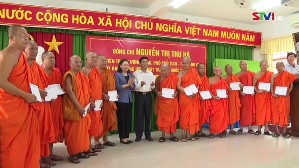Phó Chủ tịch - Tổng Thư ký Nguyễn Thị Thu Hà thăm và chúc Tết cổ truyền Chôl Chnăm Thmây 2023 tại tỉnh Sóc Trăng