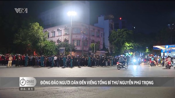 Đông đảo người dân đến viếng Tổng Bí thư Nguyễn Phú Trọng
