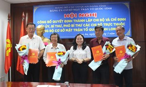 Long An: Công bố quyết định thành lập các chi bộ trực thuộc Đảng bộ cơ sở MTTQ tỉnh Long An
