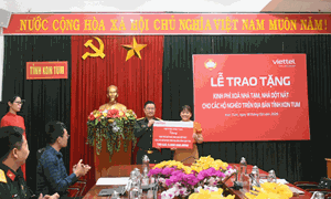 Ủy ban MTTQ Việt Nam tỉnh Kon Tum tiếp nhận 5 tỷ đồng xóa nhà tạm, nhà dột nát 