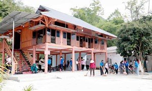Nhiều cách làm hay trong phong trào xoá nhà tạm, nhà dột nát cho người có công ở Hà Giang
