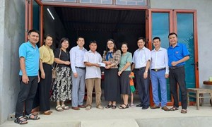 Huyện Na Rì huy động sức mạnh tổng hợp giúp dân xóa nhà dột nát