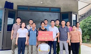 Huyện Lạc Thủy hoàn thành xóa nhà tạm, nhà dột nát cho hộ nghèo