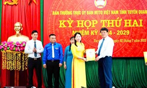 MTTQ Việt Nam tỉnh Tuyên Quang công bố các quyết định về công tác cán bộ