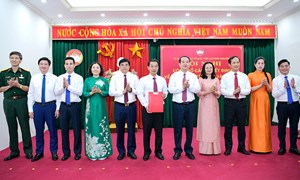 Uỷ ban MTTQ Việt Nam tỉnh Ninh Bình công bố các Quyết định về công tác tổ chức và cán bộ