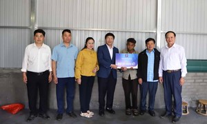 Ủy ban MTTQ Việt Nam tỉnh Điện Biên chung tay xóa nhà tạm cho hộ nghèo