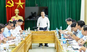 Đồng chí Phó Bí thư Tỉnh ủy, Chủ tịch Ủy ban MTTQ Việt Nam tỉnh Hưng Yên Nguyễn Mạnh Hùng làm việc với xã Tiên Lữ
