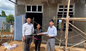 Mái ấm cho người nghèo ở xã Hòa Bắc