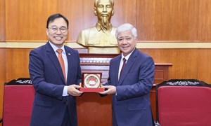 Chủ tịch Đỗ Văn Chiến tiếp Đại sứ đặc mệnh toàn quyền Hàn Quốc tại Việt Nam