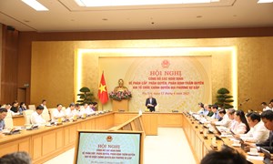 Chính phủ ban hành các Nghị định quy định về phân quyền, phân cấp; phân định thẩm quyền của chính quyền địa phương 2 cấp