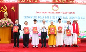 Phó Chủ tịch Hoàng Công Thủy tiếp đoàn đại biểu chức sắc, chức việc các tổ chức tôn giáo tỉnh Ninh Thuận