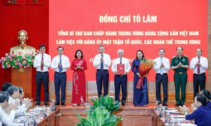 Tổng Bí thư Tô Lâm đến dự làm việc và trao Quyết định của Bộ Chính trị về thành lập Cơ quan Ủy ban Trung ương Mặt trận Tổ quốc Việt Nam